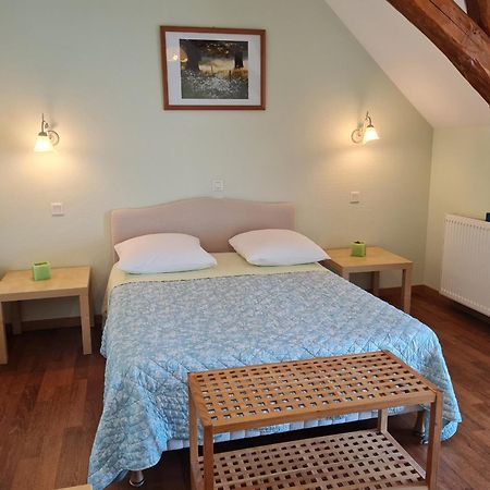 Ferme Renovee Au Calme - 4 Chambres, Petit-Dejeuner Inclu - Fr-1-590-450 Cravant  Zewnętrze zdjęcie